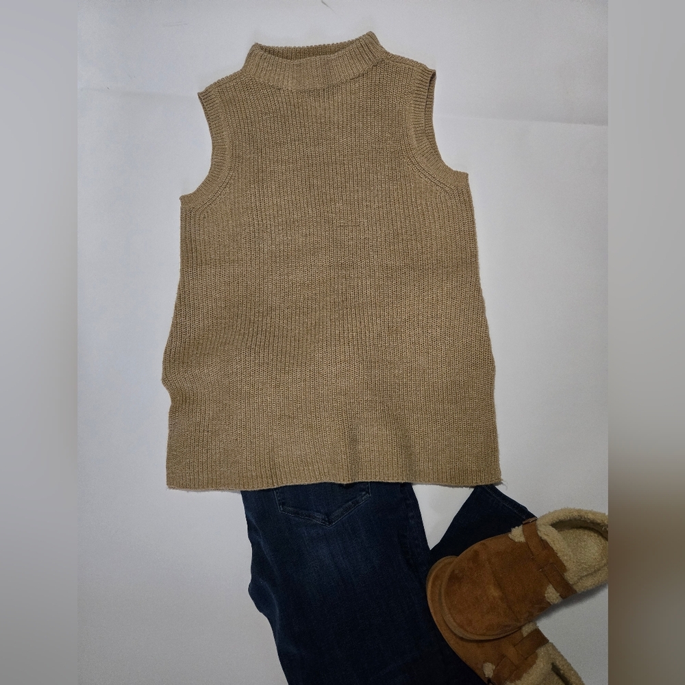 Chico's Sleeveless Tan Knit Sweater